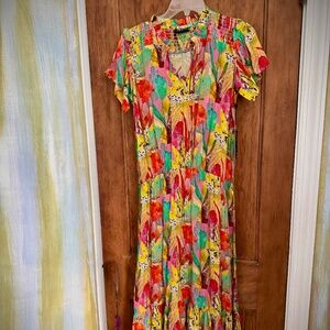 NWT APNY Short Sleeve Dress With Smocked Shoulders  size M